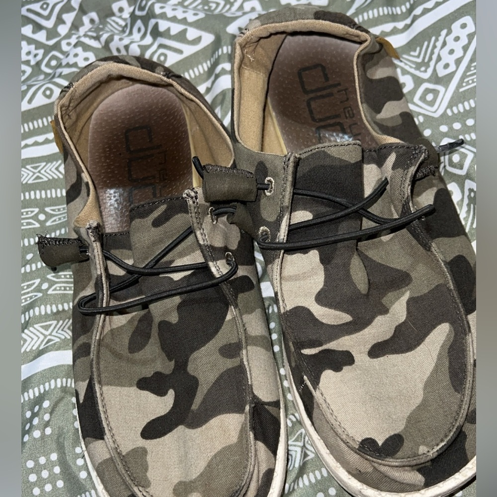 Camo hey dudes